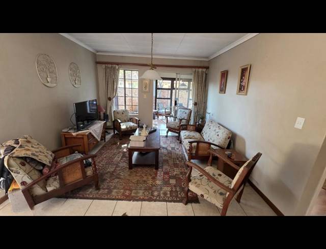 2 BEDROOM TOWNHOUSE FOR SALE IN MONTANA TUINE